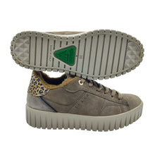 Cargar imagen en el visor de la galería, Zapatilla bamba Piel Serraje Igi&Co 6680233 Taupe/Leop