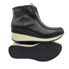Cargar imagen en el visor de la galería, Botín Piel Wallaby Renature Re Sauce 04 Negro