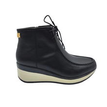 Cargar imagen en el visor de la galería, Botín Piel Wallaby Renature Re Sauce 04 Negro