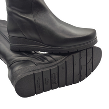 Cargar imagen en el visor de la galería, Bota Alta de Piel Valerias 6517 Negra