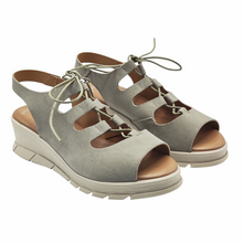 Cargar imagen en el visor de la galería, Sandalia de Cuña y Piel VALERIA´S 1982 Verde Salvia