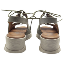 Cargar imagen en el visor de la galería, Sandalia de Cuña y Piel VALERIA´S 1982 Verde Salvia