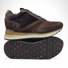Cargar imagen en el visor de la galería, Zapatilla piel y tela Gioseppo 77024 Landfall Marrón Chocolate
