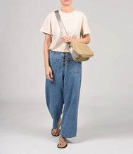 Cargar imagen en el visor de la galería, Bandolera Stamp KCB 3202-1 Taupe