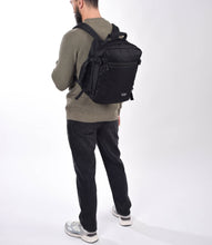 Cargar imagen en el visor de la galería, Mochila KCB Underseat 3172 Negra
