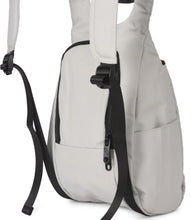 Cargar imagen en el visor de la galería, Mochila Antirrobo Mediana KCB Dual 3396 Beige
