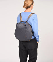 Cargar imagen en el visor de la galería, Bolso/Mochila Balloon KCB 3522 Marrón