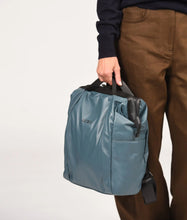 Cargar imagen en el visor de la galería, Mochila Wave KCB 3550 Negra