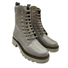 Cargar imagen en el visor de la galería, Bota Piel Charol Militar Pitillos 10108 Piedra