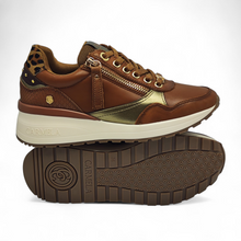 Cargar imagen en el visor de la galería, Zapatilla piel Carmela 162442 camel
