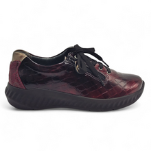 Cargar imagen en el visor de la galería, Zapato Confort Piel coco charol cremallera y cordón 3758 SUAVE granate
