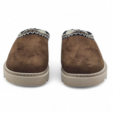 Cargar imagen en el visor de la galería, Zapatilla/Zueco de Casa GEMA 8650-3 Marrón
