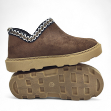 Cargar imagen en el visor de la galería, Zapatilla de Casa GEMA 8657-1 Marrón
