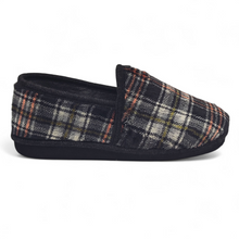 Cargar imagen en el visor de la galería, Zapatilla de Casa D´ESPINOSA 4447 Cuadros Negro
