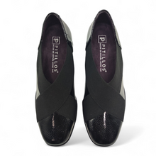 Cargar imagen en el visor de la galería, Zapato de piel con elásticos PITILLOS 10733 negro
