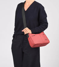 Cargar imagen en el visor de la galería, Bandolera Dual KCB 3393 Cereza

