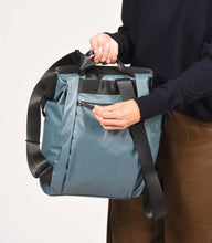 Cargar imagen en el visor de la galería, Mochila Wave KCB 3550 Negra
