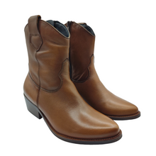 Cargar imagen en el visor de la galería, Bota Campera Piel Lisa Viguera 8224 Camel
