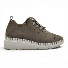 Cargar imagen en el visor de la galería, Zapatilla textil 20202 Walk and Fly Taupe
