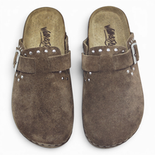Cargar imagen en el visor de la galería, Zueco de Piel con tachauelas Walk &amp; Fly 50561 Marrón
