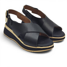 Cargar imagen en el visor de la galería, Sandalia Piel Cruzada OH MY SANDALS 5943 Negra
