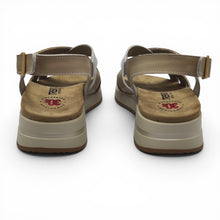 Cargar imagen en el visor de la galería, Sandalia Multitiras de Piel TREINTA´S 4535 Combi Camel
