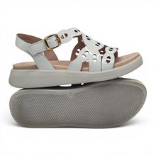 Cargar imagen en el visor de la galería, Sandalia Piel Renature Mango Charol Blanca
