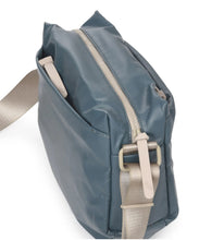Cargar imagen en el visor de la galería, Bolso KCB Tidy 3652 Petroleo
