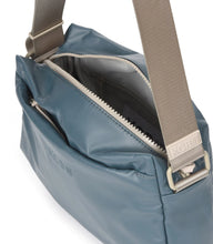 Cargar imagen en el visor de la galería, Bolso KCB Tidy 3652 Petroleo
